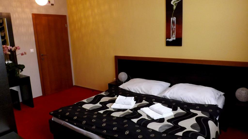 Guest House Penzion Fortuna تفردوشين الغرفة الصورة